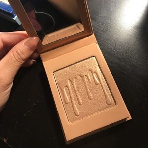 Salted Caramel highlighter